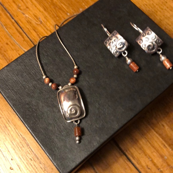 Silpada sandstone necklace - Picture 2 of 2